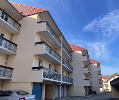 APPARTEMENT DE TYPE 4 - 2 BALCONS - CAVE - GARAGE 