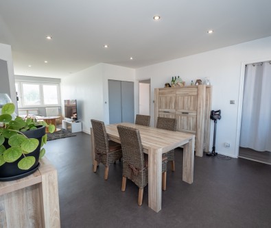 PONTARLIER - PROCHE TOUTES COMMODITES - APPARTEMENT DE TYPE 