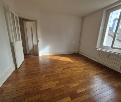 Appartement de 63.89m2 avec 2 chambres en location à Pontarl